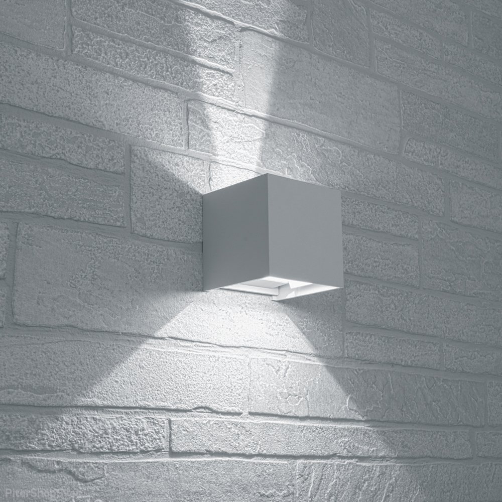 Уличный настенный светильник куб для подсветки 6Вт 3000К IP54 белый «DH012» 48097